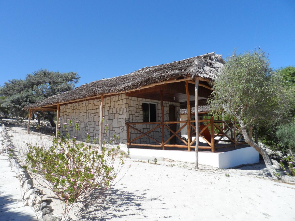Shangri-La Lodge Ambatomilo Exterior photo